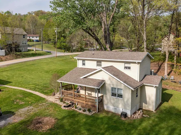 662 Brookhaven Rd, Morgantown, WV 26508