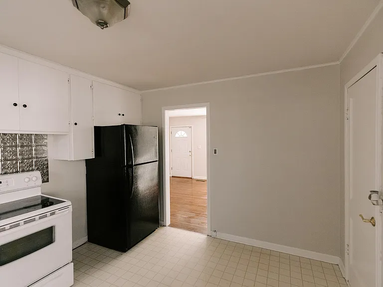4807 S Detroit Ave — Photo 5