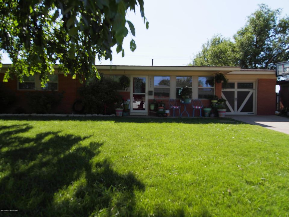 1st image of 2609 Rosewood Ln