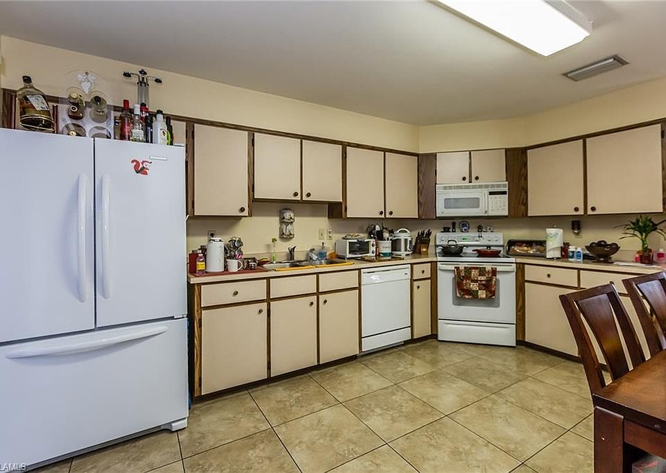 2nd image of 800 95th Ave N
