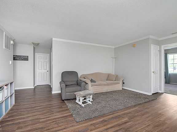 5th image of 11885 Buck Creek Cir
