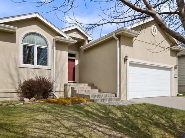 7746 Phares Dr, Lincoln, NE 68516