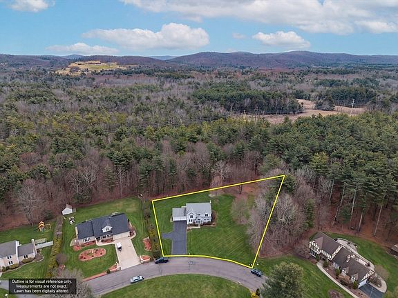 3rd image of 237 Millbrook Dr