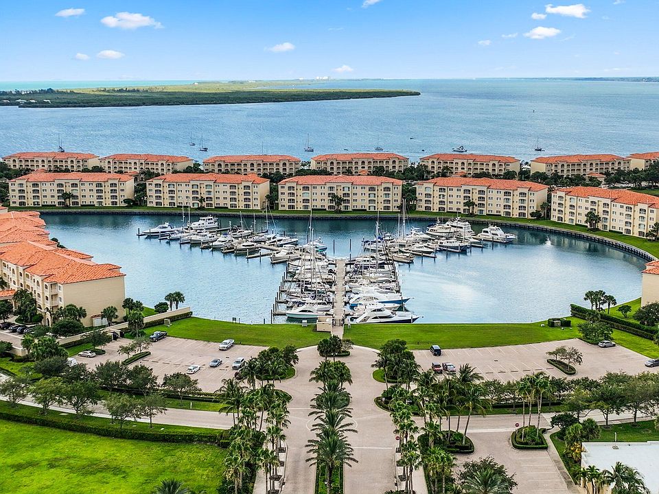 1st image of 7 Harbour Isle Drive E #303