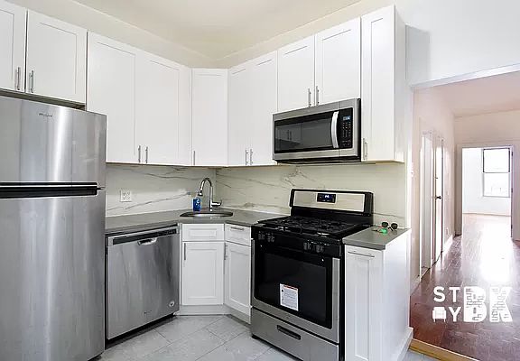 5th image of 717 Lexington Ave #2R
