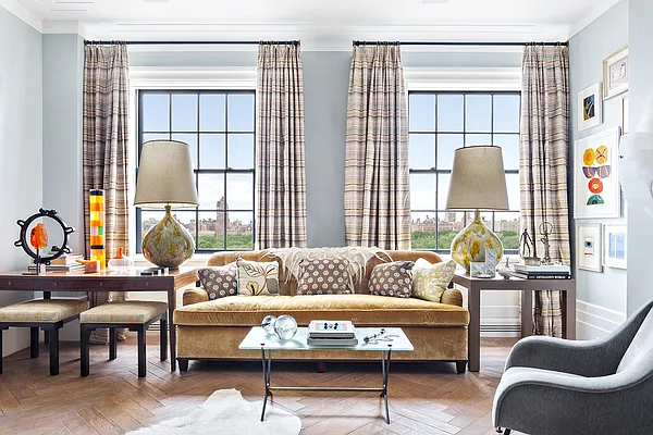Sold by Sloane Square | media 21