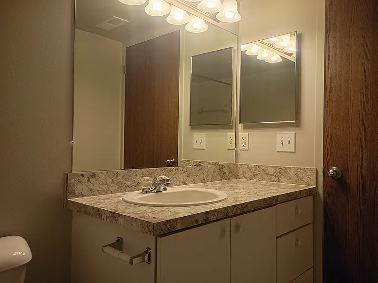 Prentiss Pointe Apartments — Photo 312