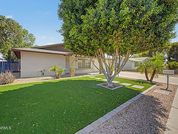 3rd image of 6957 W SAN JUAN Avenue