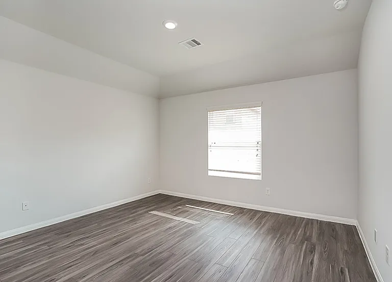 19019 Moynihan Dr — Photo 16