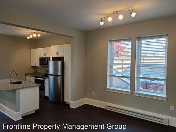 2nd image of 1021 Park Pl #2A