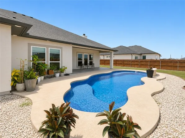 1886 Papa Mori Dr, Corpus Christi, TX 78414