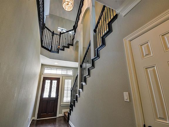 4th image of 2808 Kings Retreat Cir