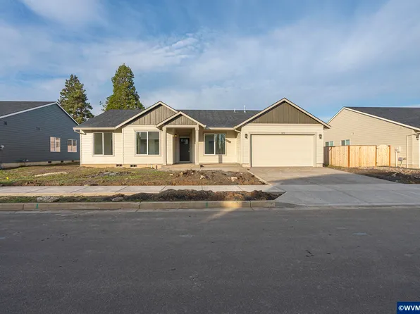 673 Parker Loop, Silverton, OR 97381