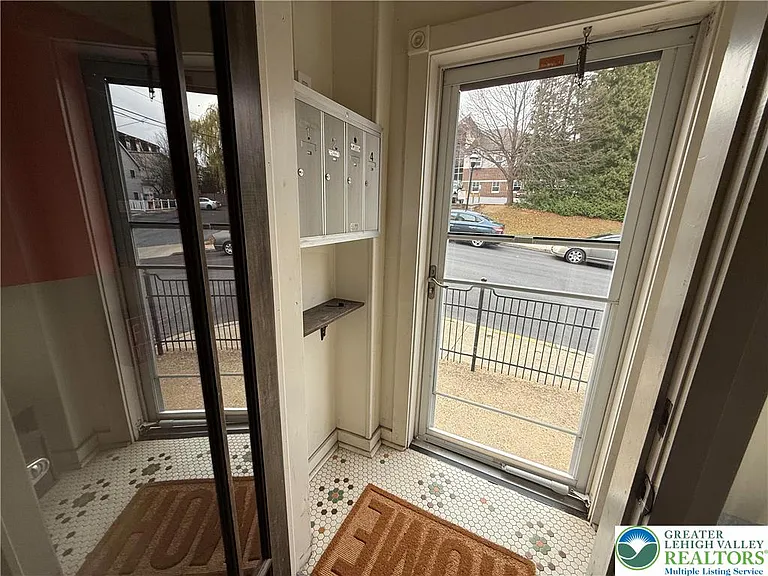116 S 6th St — Photo 2