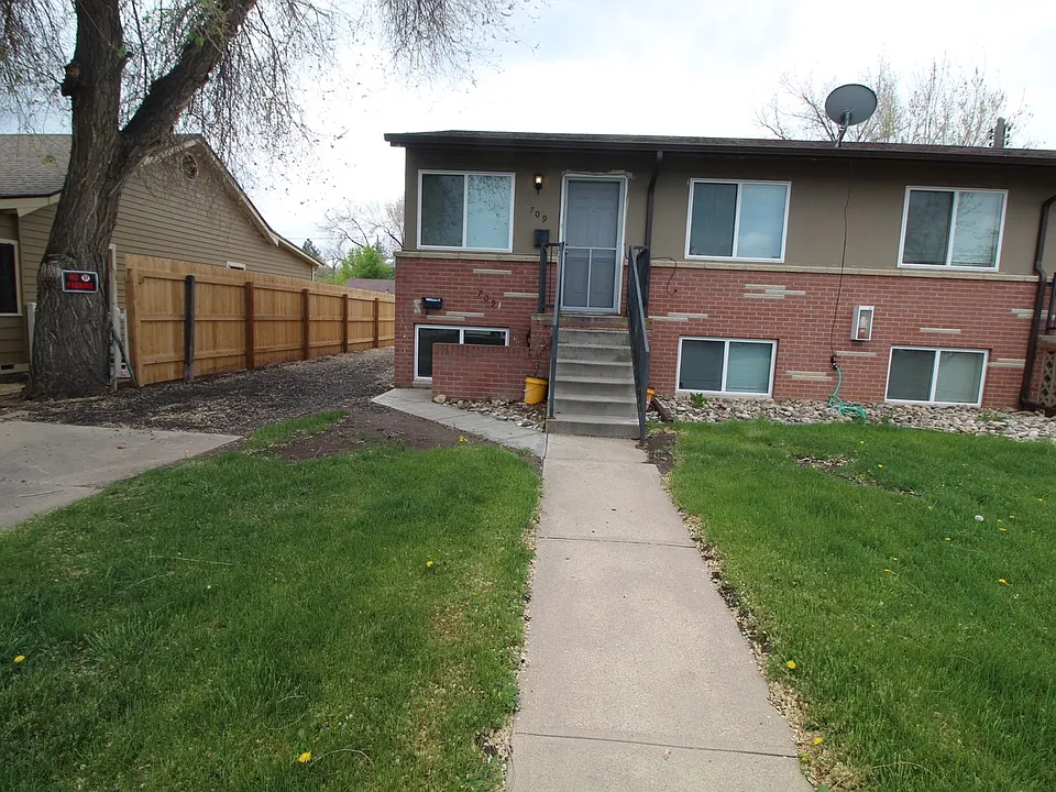709 1/2 E Magnolia St