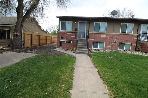 709 1/2 E Magnolia St Photo 1