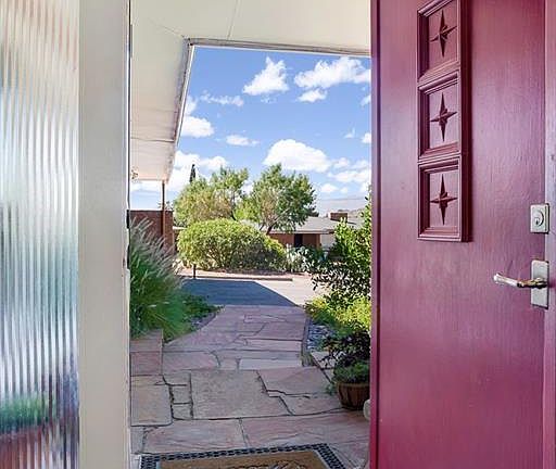 4th image of 709 La Cruz Dr