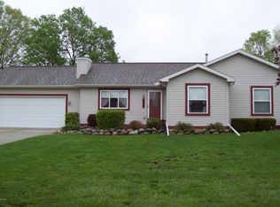 340 Shelby Ln, Dimondale, MI 48821