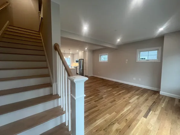 4 Juniper Lane, Portsmouth, NH 03801