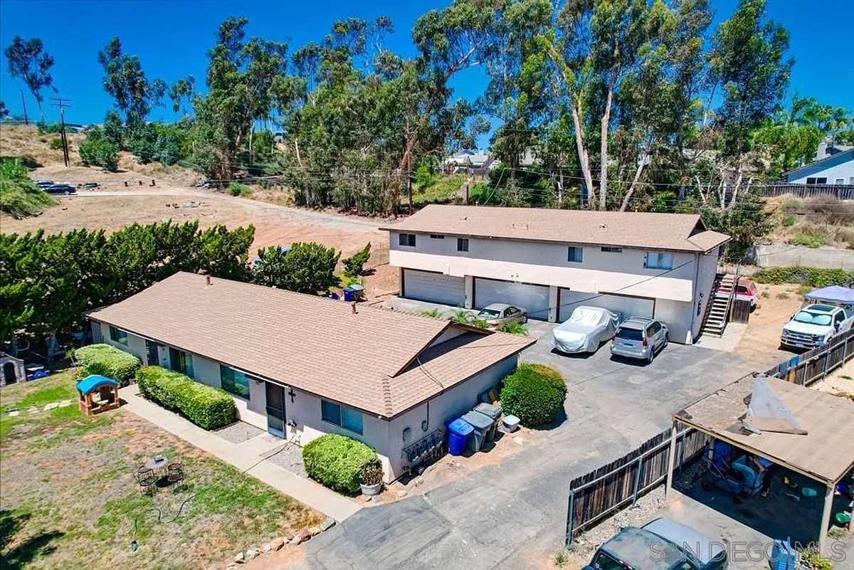 Building Photo - 772-782 N Alda Dr