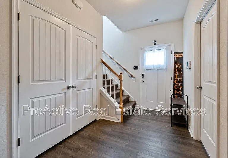 2104 Miller Ave — Photo 5