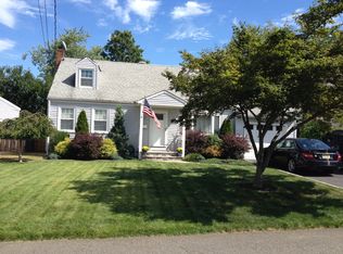21 Country Club Dr, Colonia, NJ 07067