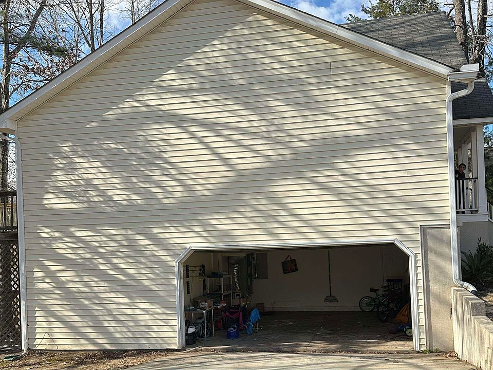 2nd image of 128 Spring Blossom Ln