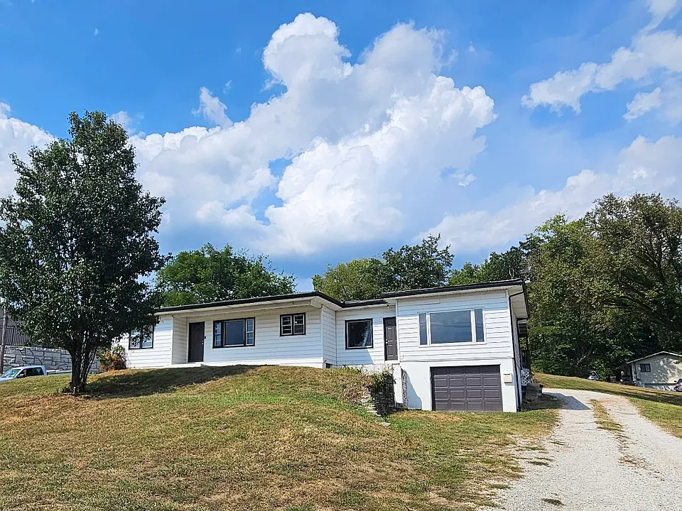1707 Old State Road M