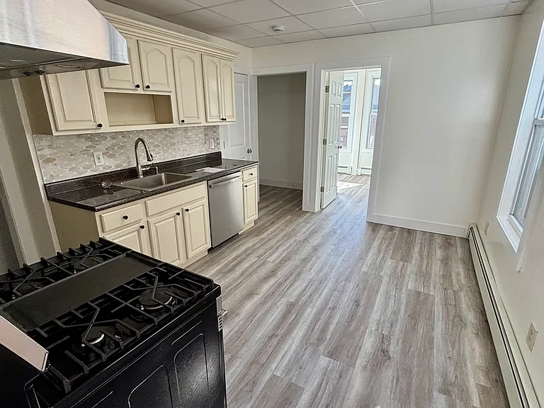 7 Franklin Ave #6 — Photo 6