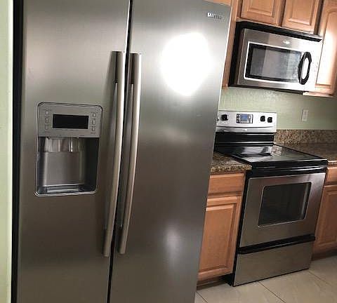 3rd image of 11120 W Campbell Ave
