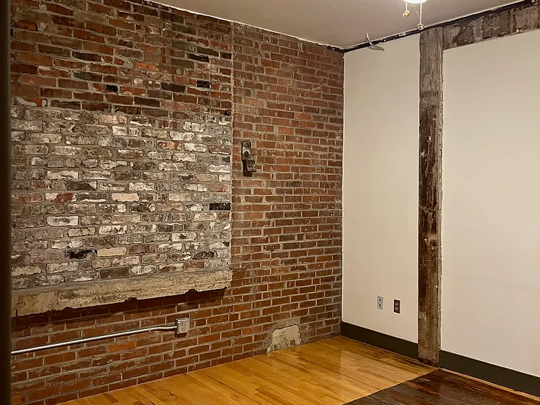 222 N Central St — Photo 14