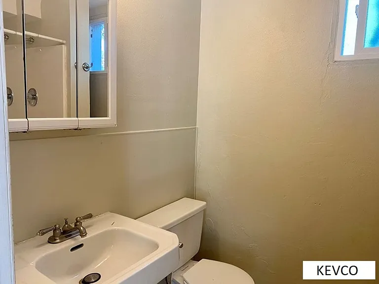 1400 Hillcrest Dr — Photo 16