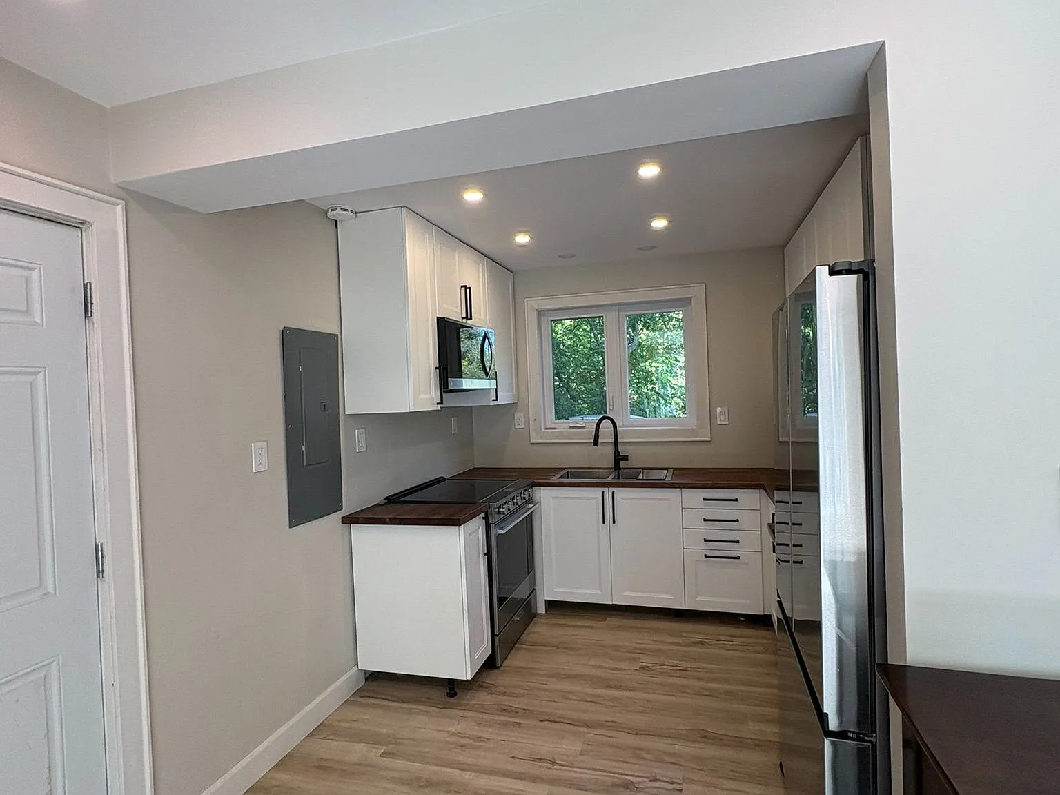 3 bed, $3,200 — Photo 4