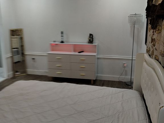 3rd image of 4719 Murray Hill Dr #1