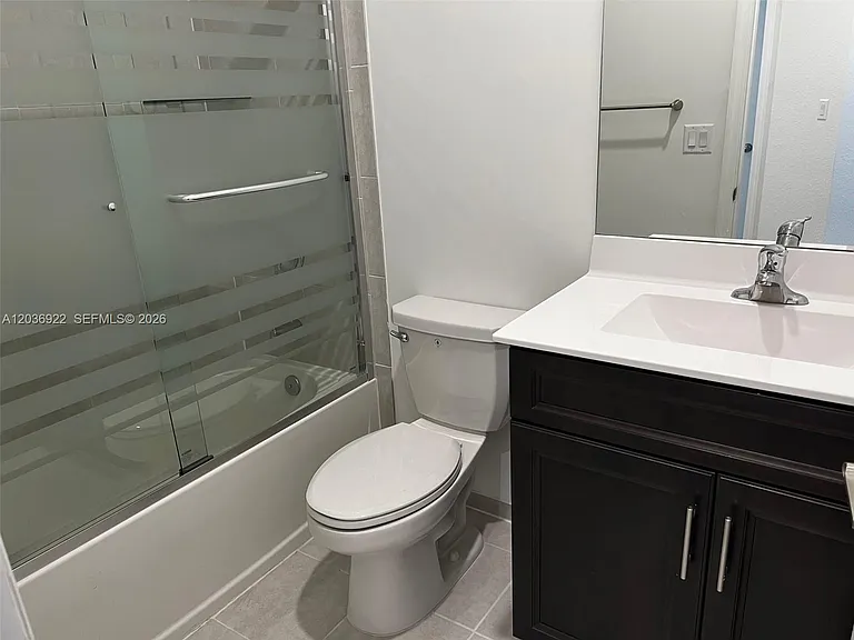 1120 SE 26th Ter #1120 — Photo 32