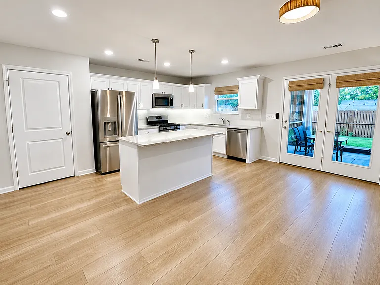 229 Whittier St — Photo 3