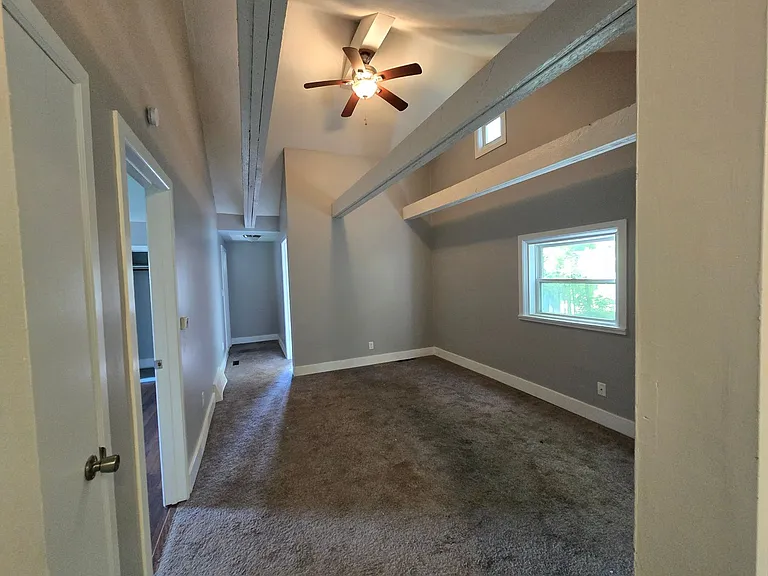 928 Farnam St — Photo 5