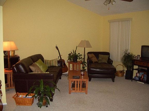 3rd image of 113 Oak Hill Dr