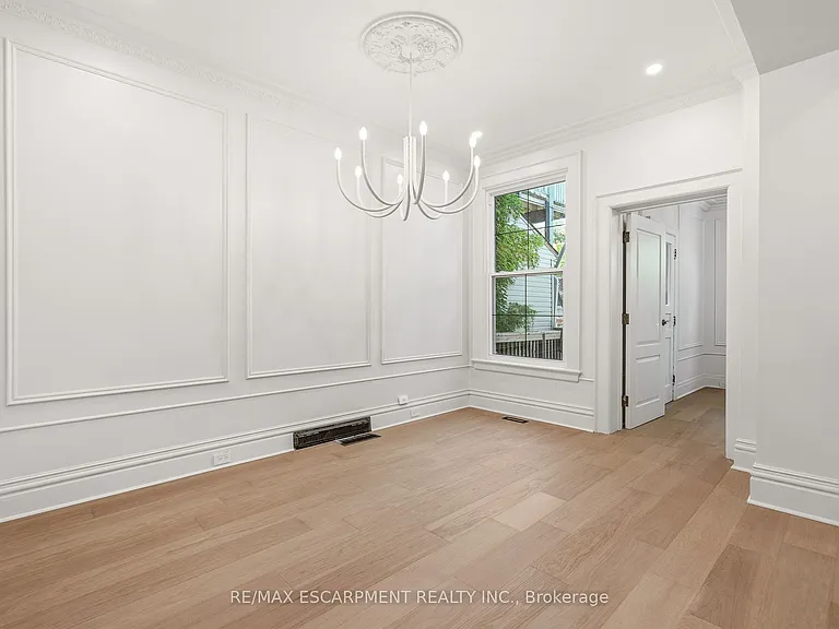 131 Markland St — Photo 11