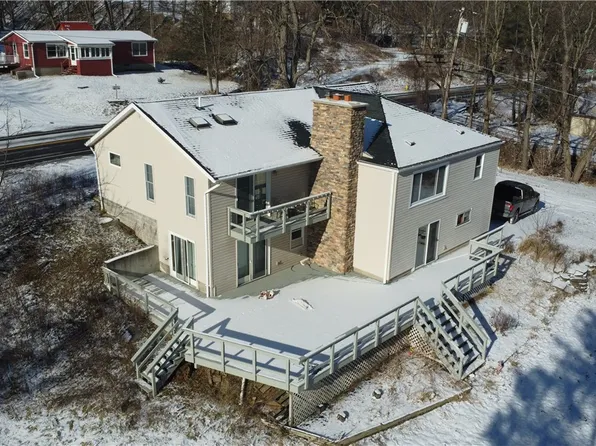 6030 Bartholomew Dr, Honeoye, NY 14471