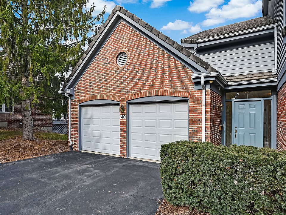 1st image of 140 Easton Pl #0