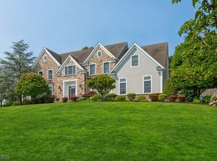 19 Spencer Dr, Morristown, NJ 07960
