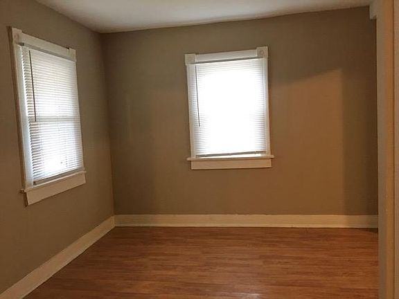 5th image of 8109 Hicks Ave