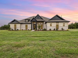 7030 Champion Rd, Midlothian, TX 76065