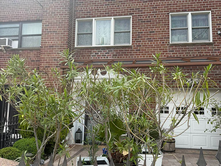 25-20 47th St #1 — Photo 3