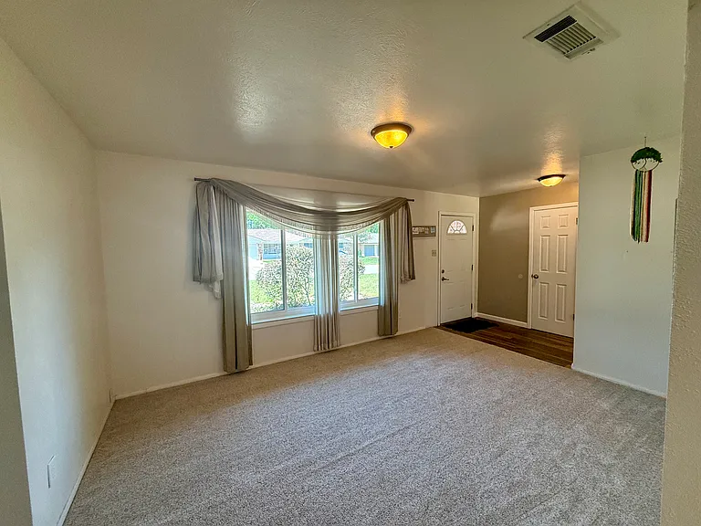 6728 Karen Dr — Photo 5