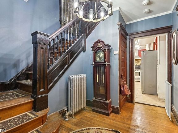 5th image of 185 State St