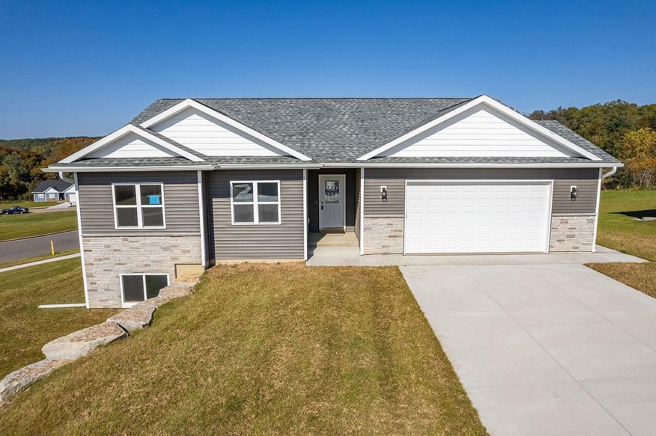 2111 Woodland TR, Reedsburg, WI 53959 Zillow