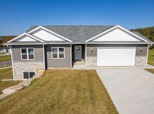 2111 Woodland Trl, Reedsburg, WI 53959