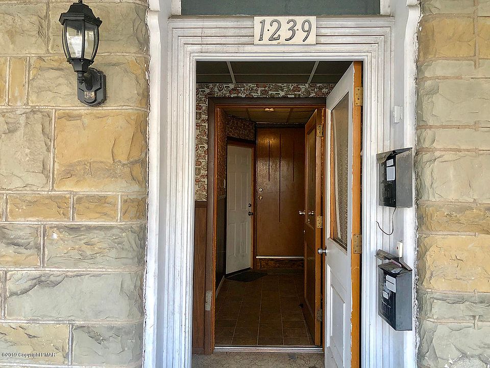 2nd image of 1239 W Turner St